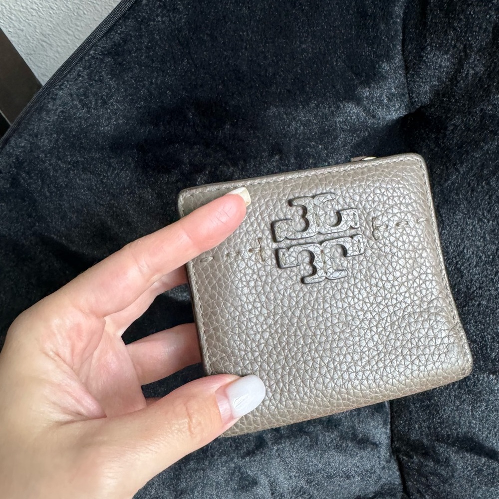 **UNDER CONSTRUCTION** Tory Burch BiFold Gray Pebbled Leather Wallet